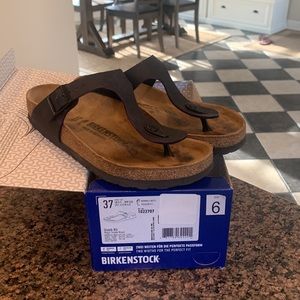 Birkenstock Gizeh size 37/6.  Black with lavender hue.  Excellent condition